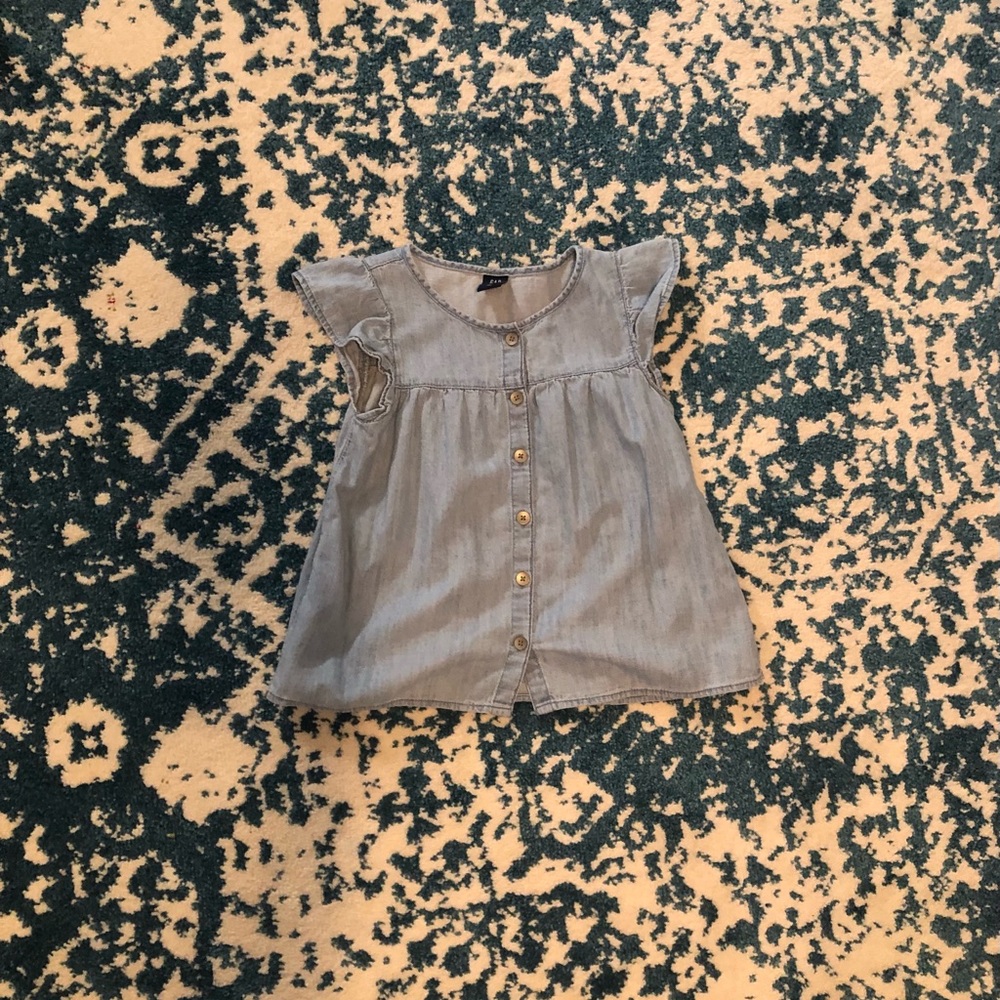 Gap kids size S (6/7) chambray top
